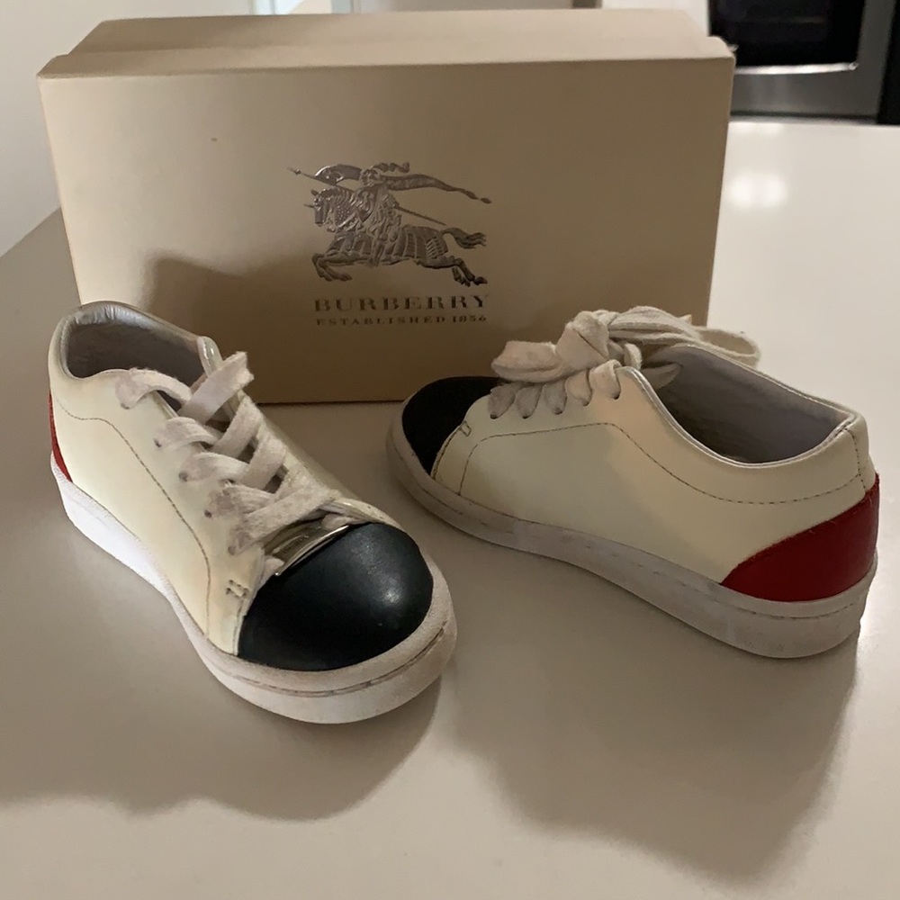 Burberry kid shoes